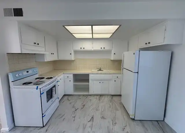 Property at 1304 Ensenada Dr Unit 6, Modesto, CA, 95355, 2 beds, 1 bath, [object Object]