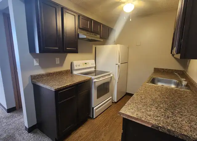 Property at 3720 Martin Luther King Junior Pkwy Unit 4, Des Moines, IA, 50310, 1 bed, 1 bath, [object Object]