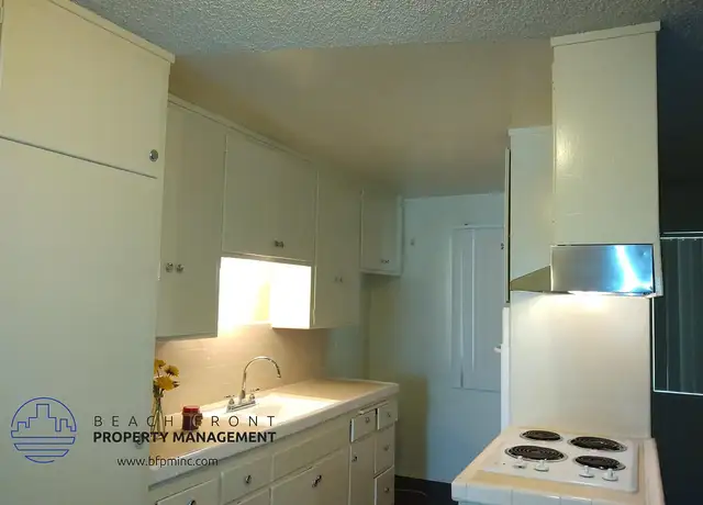 Photo of 1010 Larch St, Inglewood, CA 90301