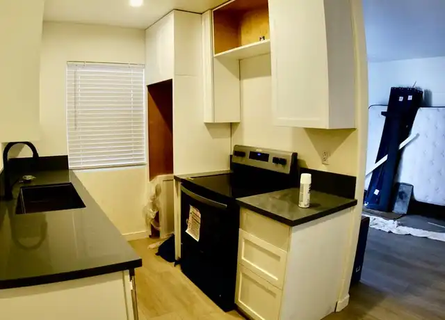 Property at 2275 Grand Ave Unit 6, San Diego, CA, 92109, 1 bed, 1 bath, [object Object]