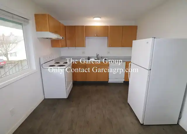 Property at Hartzog and Bristol Apartments - 9205 E Burnside St, Portland, OR, 97216, 2 beds, 1 bath, [object Object]