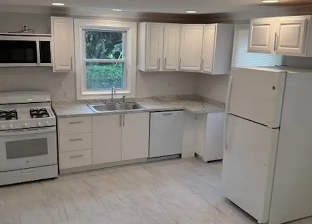 Property at 11 High Ridge Dr, Bridgeport, CT, 06606, 3 beds, 1 bath, [object Object]