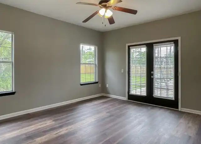 Property at 16601 Egret Cir, Pensacola, FL, 32507, 3 beds, 2 baths, [object Object]