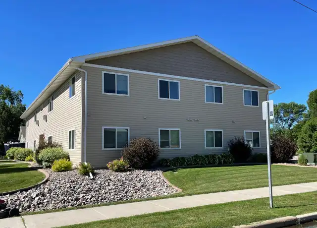 Property at 611 3rd St NW, Minot, ND, 58703, 2 beds, 2 baths, [object Object]