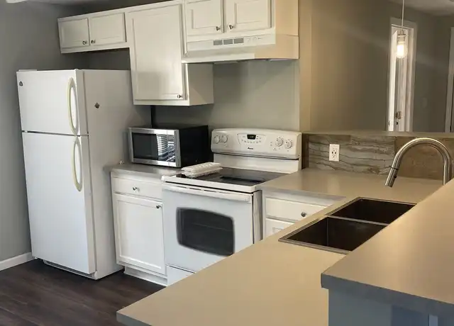 Property at 337 Prospect Ave Unit 337, Hartland, WI, 53029, 2 beds, 1 bath, [object Object]