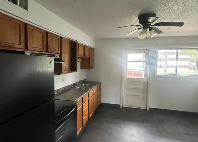 Property at 3635 12th Ave SW, Cedar Rapids, IA, 52404, 1-2 bed, 1-1.5 bath, [object Object]