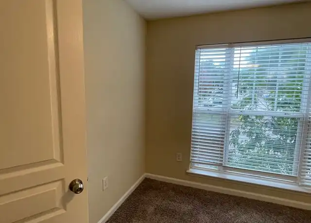 Property at 3930 Cherokee Woods Way Unit 10-302 C, Knoxville, TN, 37920, 4 beds, 4 baths, [object Object]