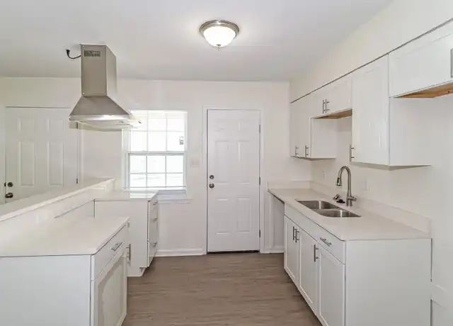 Property at Modern Apartment Community near the University of Memphis - 605 Patterson - 1 & - 605 Patterson St, Memphis, TN, 38111, 1 bed, 1 bath, [object Object]