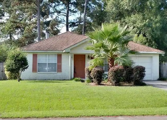 Property at 2 Woodlawn Dr, Covington, LA, 70433, 3 beds, 2 baths, [object Object]
