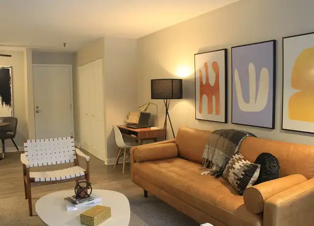 Property at Lisle Station Apartments - 4758 St Joseph Creek Rd, Lisle, IL, 60532, 0-1 beds, 1 bath, [object Object]