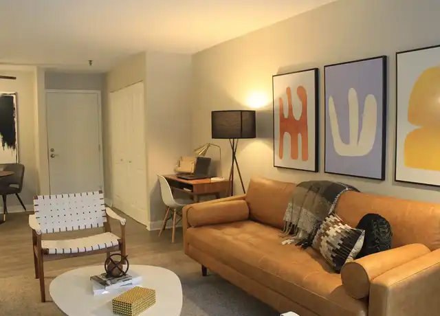 Property at Lisle Station Apartments - 4758 St Joseph Creek Rd, Lisle, IL, 60532, 1 bed, 1 bath, [object Object]