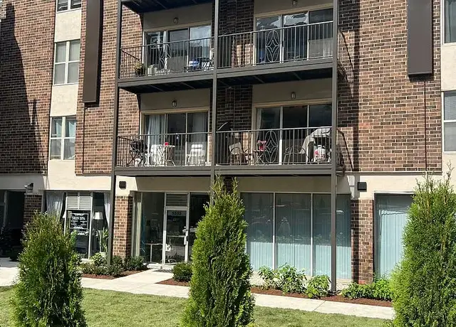 Photo of 5202 Washington St, Downers Grove, IL 60515