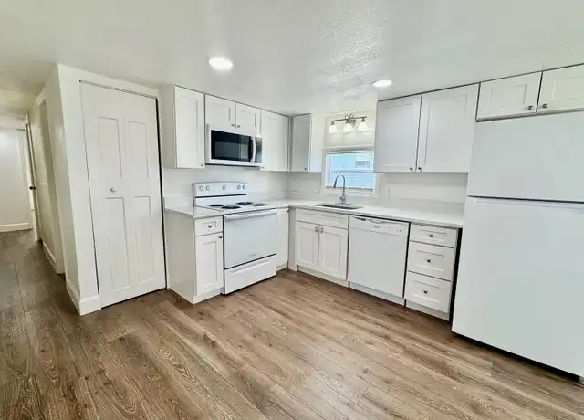 Property at 108 Laureti Ln, Lake Wales, FL, 33898, 2 beds, 1 bath, [object Object]