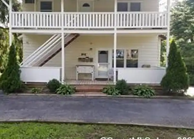 Property at 124 Lawn Ave Unit 2R, Stamford, CT, 06902, 0 beds, 1 bath, [object Object]