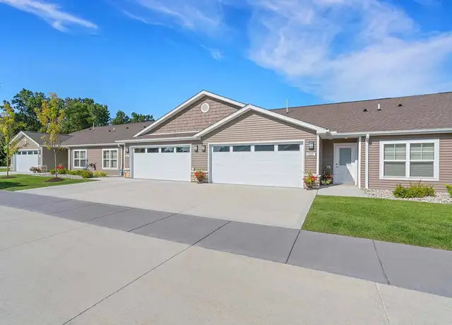 Photo of 7001 N 85th Plz, Omaha, NE 68122