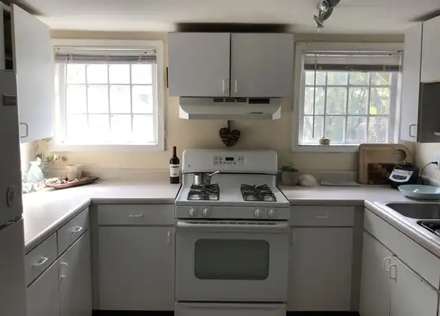 Property at 547 Elmwood Dr NE Unit 03, Atlanta, GA, 30306, 2 beds, 1 bath, [object Object]