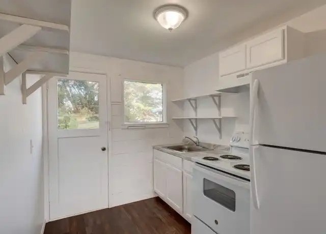 Property at 33010 State Route 20 Unit 7, Oak Harbor, WA, 98277, 1 bed, 1 bath, [object Object]