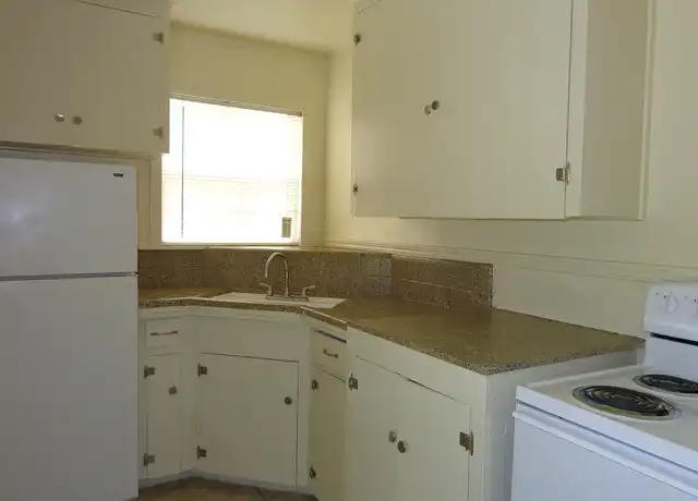 Property at Colony Apartments - 1041 Dabney St, Corpus Christi, TX, 78411, 1-2 bed, 1 bath, [object Object]