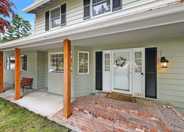 Photo of 282 SW Lansdale St, Oak Harbor, WA 98277