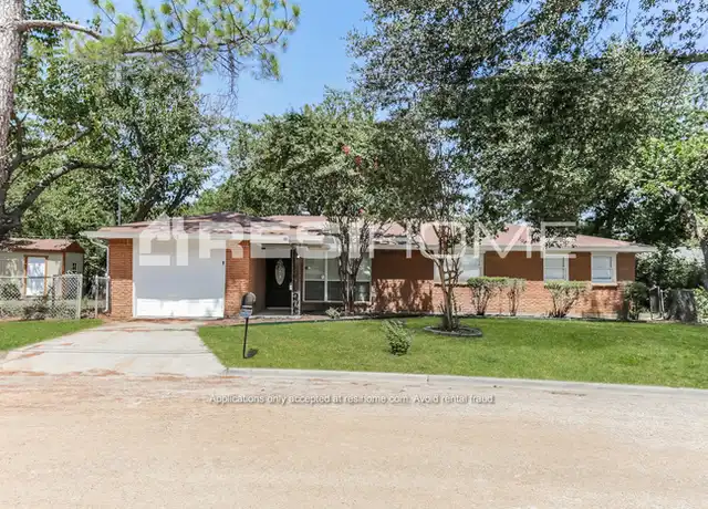 Property at 316 Gatrix Ave, Cleburne, TX, 76033, 3 beds, 2 baths, [object Object]