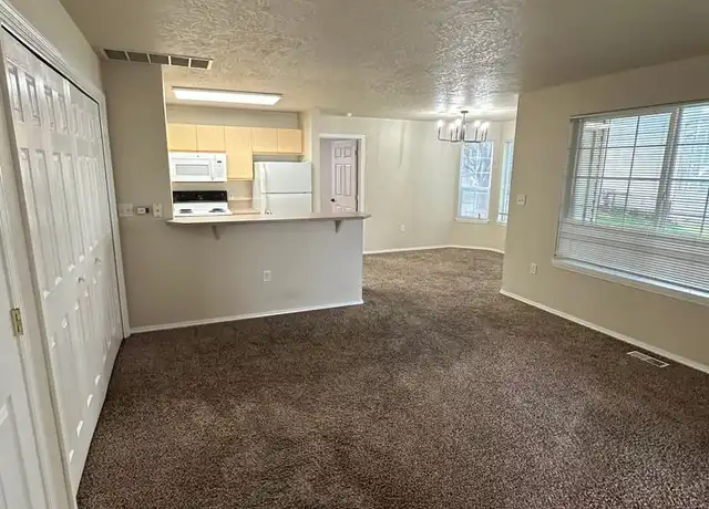 Property at 143 N Avenger Ln Unit 102, Boise, ID, 83704, 2 beds, 2 baths, [object Object]