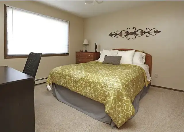 Property at Willowwood - 1600 S Rock Creek Dr, Sioux Falls, SD, 57103, 1 bed, 1 bath, [object Object]