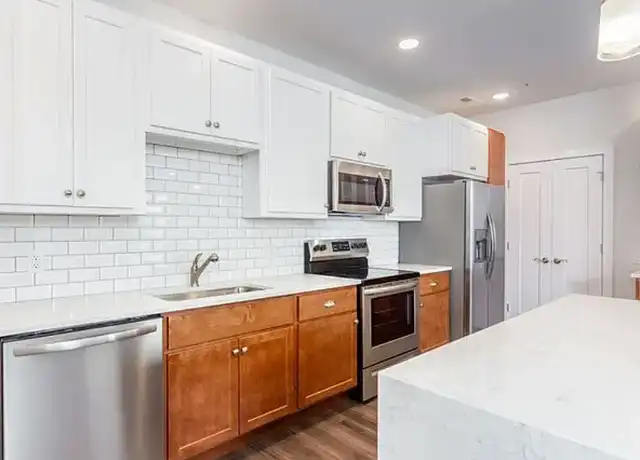 Property at Baytowne Apartments - 1000 Baytowne Dr, Champaign, IL, 61822, 2 beds, 2.5 baths, [object Object]