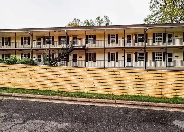 Property at Highland Commons - 1640 W Northwest Blvd, Winston Salem, NC, 27104, 2 beds, 1 bath, [object Object]