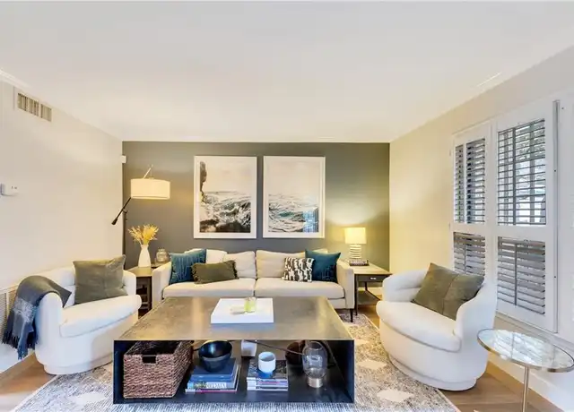 Property at 10 Vista Sq NW, Atlanta, GA, 30327, 2 beds, 1.5 baths, [object Object]