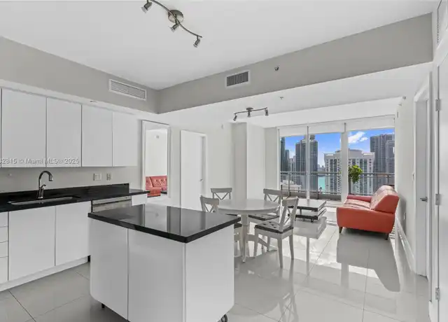 Property at 92 SW 3rd St #4112, Miami, FL, 33130, 2 beds, 2 baths, [object Object]