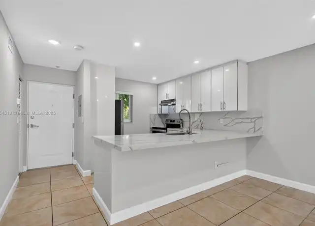 Property at 7705 Camino Real Unit B204, Miami, FL, 33143, 2 beds, 1 bath, [object Object]