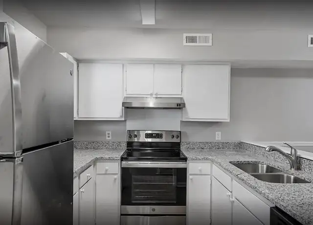 Photo of 333 Fleming Rd, Charleston, SC 29412