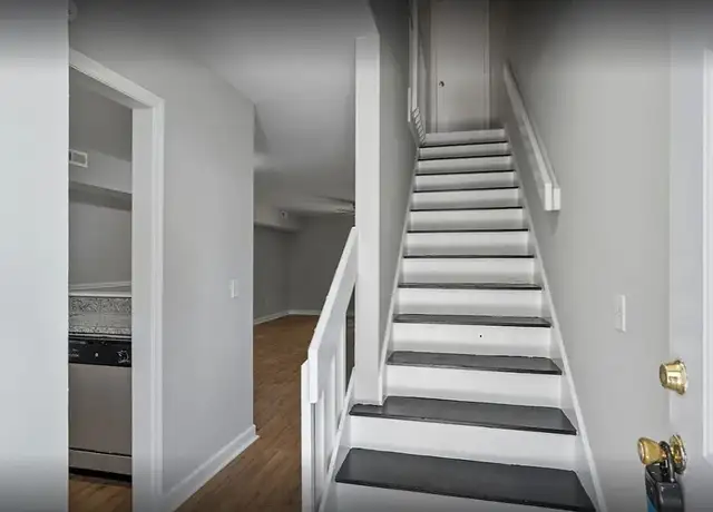Photo of 333 Fleming Rd, Charleston, SC 29412