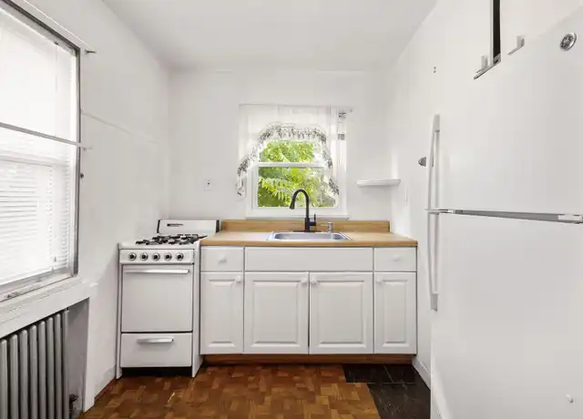 Property at 1504 Coraopolis Heights Rd, Coraopolis, PA, 15108, 1 bed, 1 bath, [object Object]
