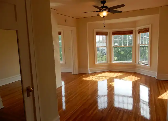 Property at 31 NW 22nd Pl Unit 44, Portland, OR, 97210, 2 beds, 1 bath, [object Object]