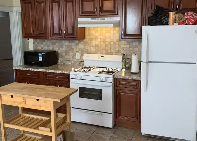 Property at 234 Cypress St Unit 2, Brookline, MA, 02445, 2 beds, 1 bath, [object Object]