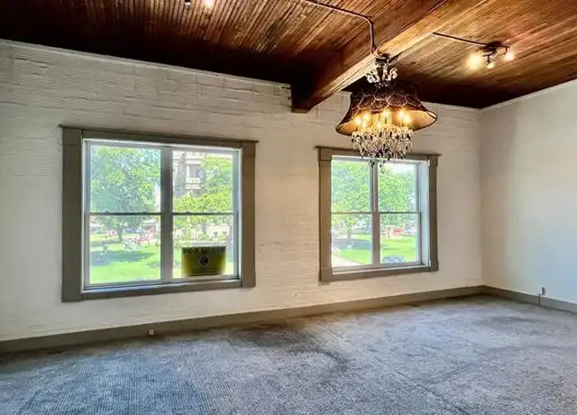 Property at 117 S Elm St, Denton, TX, 76201, 1 bed, 1 bath, [object Object]