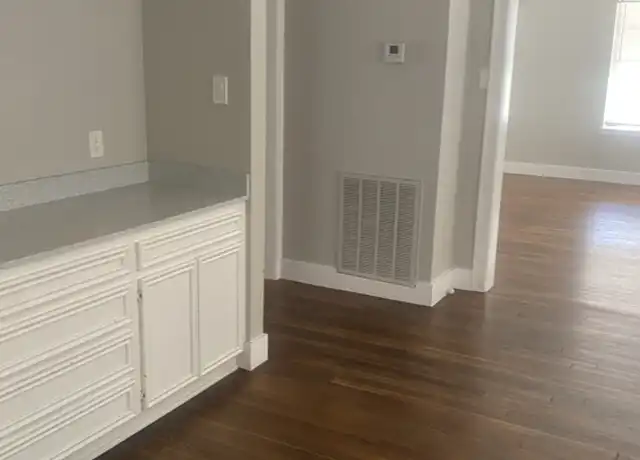Property at 1946 W Dallas St Unit 2 x1 Downstairs, Houston, TX, 77019, 2 beds, 1 bath, [object Object]
