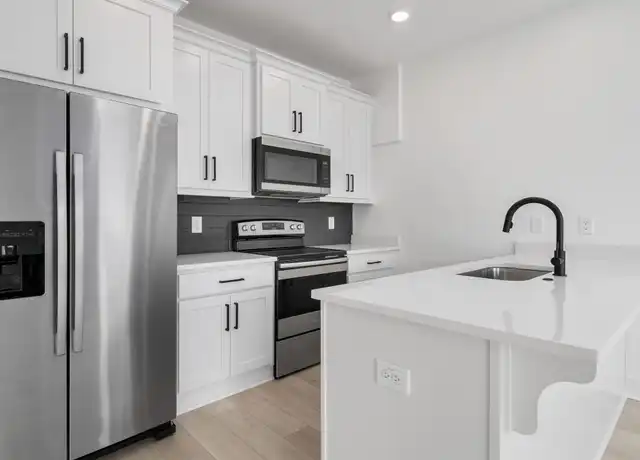 Property at 725 Hornbuckle Rd Unit C4, Clarksville, TN, 37043, 3 beds, 2.5 baths, [object Object]