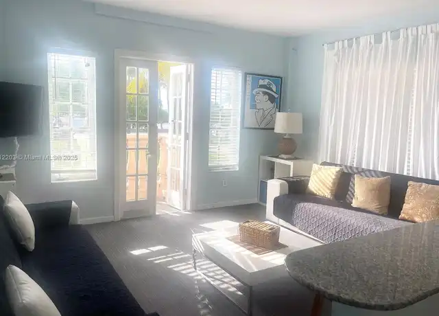 Property at 918 Ocean Dr #208, Miami Beach, FL, 33139, 1 bed, 1 bath, [object Object]