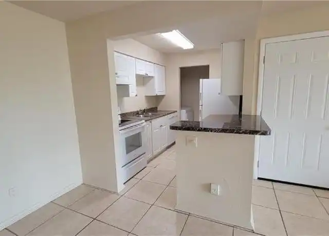 Property at 2937 Winkler Ave, Fort Myers, FL, 33916, 1 bed, 1 bath, [object Object]