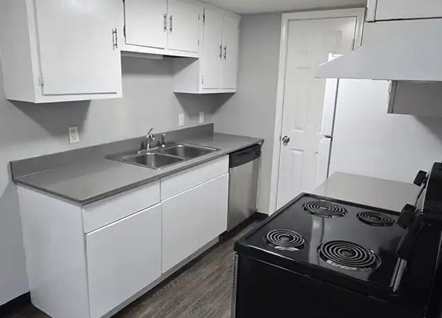 Property at 1125 Langley Rd, Waterloo, IA, 50702, 1 bed, 1 bath, [object Object]