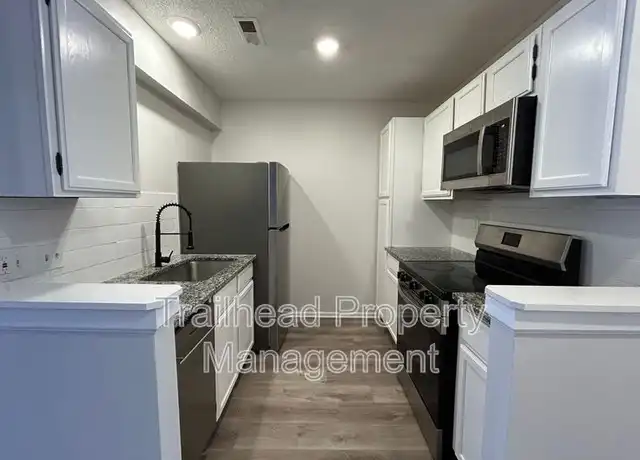 Property at 3632 Wyoming St Unit 2A, Kansas City, MO, 64111, 2 beds, 1 bath, [object Object]