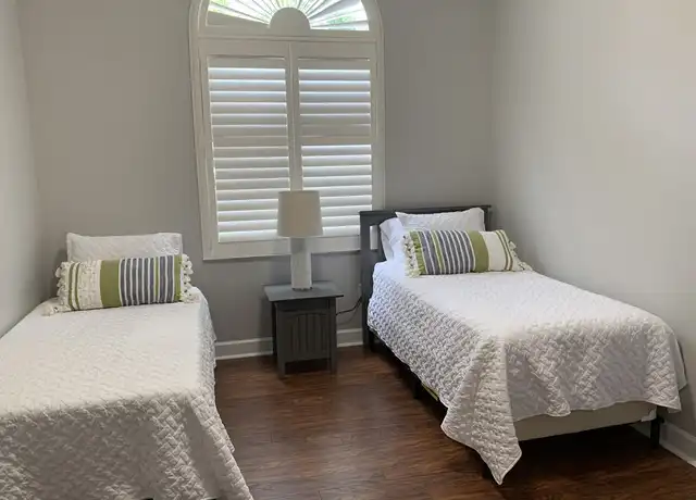 Property at 6247 Ashwood Ln, Naples, FL, 34110, 3 beds, 2 baths, [object Object]