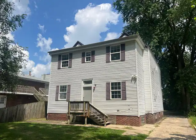 Property at 1338 N 8th St Unit -04, Springfield, IL, 62702, 1 bed, 1 bath, [object Object]