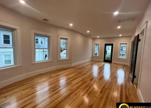 Property at 151 Hillside Rd, Watertown, MA, 02472, 3 beds, 1 bath, [object Object]