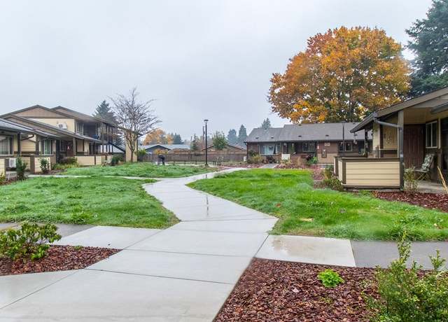 Photo of 621 N Douglas Ln Unit 102, Canby, OR 97013