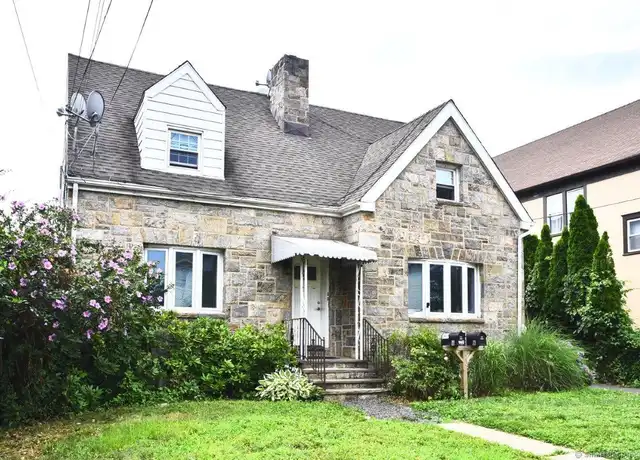 Property at 73 Wilson St Unit 2 Floor, Stamford, CT, 06902, 3 beds, 1 bath, [object Object]