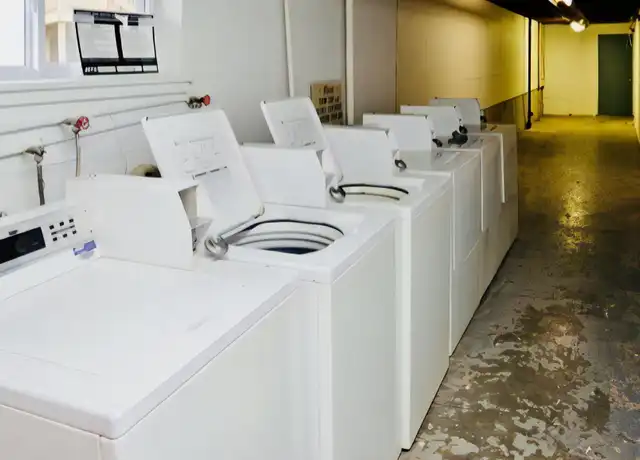 Property at 1006 Forest Ct Unit B06 1064 03, Kansas City, KS, 66103, 1 bed, 1 bath, [object Object]