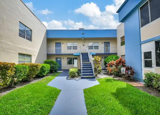 Property at 425 Burgundy I, Delray Beach, FL, 33484, 2 beds, 2 baths, [object Object]